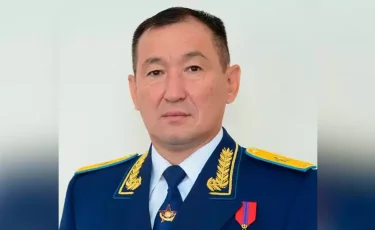 Дәурен Қосанов Қорғаныc министрі болып тағайындалды