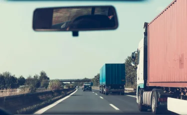 Большие фуры под запретом? На казахстанских трассах появятся сотни умных весов