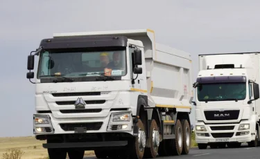 Весовой беспредел на трассе Астана – Темиртау: грузовики разрушают асфальт