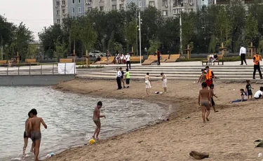 Алматыдағы Сайран көлін жаңғырту жұмыстары аяқталмай жатып айналасы қоқысқа толды