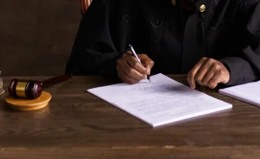 Экс-судья в Казахстане объявлена в розыск