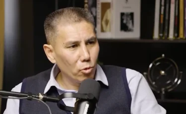 «Көкпаршыға уыстап ақша шашпа, диплом бере сал»: Санжар Керімбай қазақ кәсіпкерлеріне үндеу жасады