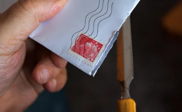 Мошенники маскируются под «Казпочту» и оформляют кредиты на казахстанцев