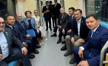 «LRT бағаналары жалға беріледі»: Депутат еш жерде айтылмаған мәліметтерді жария етті