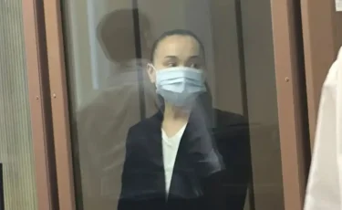 Перизат Қайрат изоляторда таяқ жегенін айтып, жылап қалды