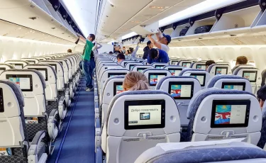 Air Astana арзан билет алған жолаушыларға кино көруге тыйым салған