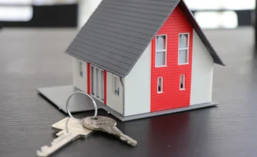 Чиновники Петропавловска отказали матери-одиночке с тремя детьми в жилье