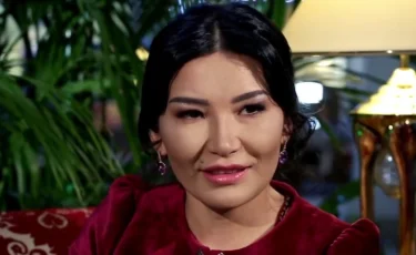 «Табытта жаназамды тыңдап жаттым»: Құралай ханым ел естімеген құпиясын ашты