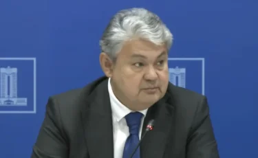 Скандал с переселением детей из Баганашыла напомнил Кошербаеву фильм «Жмурки»