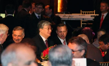 Тоқаев пен Ердоғанның 17 жыл бұрын түскен суреті жарияланды