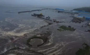 АҚШ-қа ауқымды цунами жақындап келеді