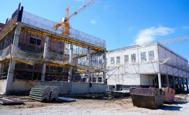 Бектенов не простит опозданий: акимам поручено срочно завершить ремонт в 34 школах