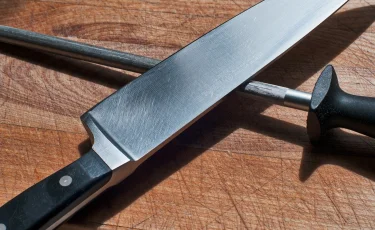 Семь ножевых и удушение проволокой: в Жезказгане убиты мать и дочь