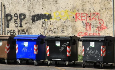 В Уральске в мусорном контейнере нашли тело младенца