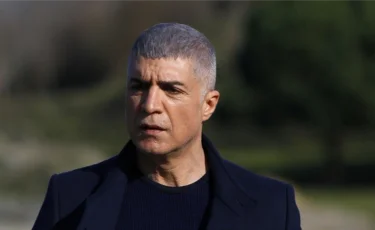 «Өмірімді тозаққа айналдырдыңдар»: танымал түрік актері анасы мен ағасын айыптады