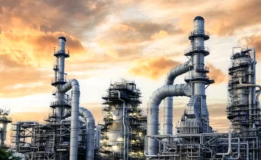 Шымкент мұнай өңдеу зауытында екі жұмысшы