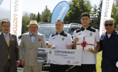 «Сараңдау екен»: Темірлан Анарбекке планшет сыйлаған миллионер Нұрлан Смағұлов сынға қалды