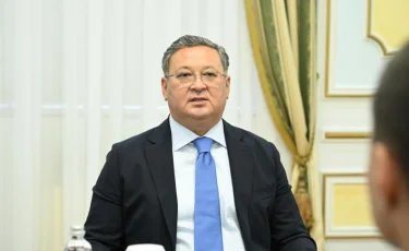 На фоне шума о задержании Мурат Нуртлеу появился на публике и провёл переговоры