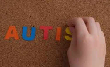 «Өлтіру керек»: аутист балалар туралы пікір жазған блогердің үстінен іс қозғалды