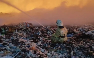 В Алатау планируют ввести режим ЧС из-за пожара на мусорном полигоне