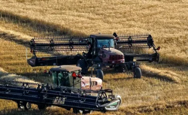 Аграрии жалуются на топливо и цены, премьер требует решений на местах