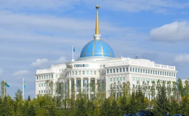 Президент освободил от должностей ряд советников и помощников