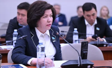Мұғалімнен министрге дейін: Жұлдыз Сүлейменова туралы не білеміз