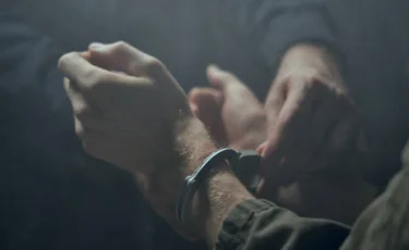 Арал тұрғыны жеңгесіне себепсіз тиіскені үшін қамауға алынды