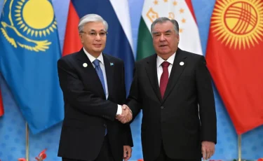 Тоқаев Душанбедегі Ұлттар сарайына барды