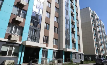 Город услышал: жильцы «Алтын сити» избавились от вони и холода