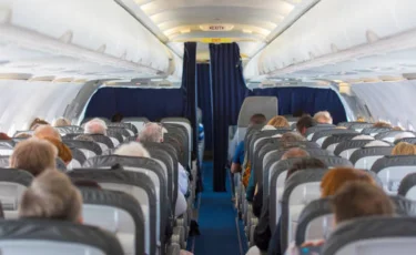 «Шассиден от шықты»: Қостанайдан Астанаға бет алған ұшақ әуеге көтерілмей жатып тоқтауға мәжбүр болды