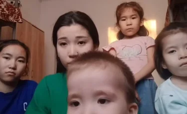 Ақтөбеде бір үйдің 5 баласы анасына араша сұрады