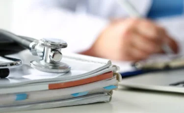 Астанада медицина саласының қызметкерлеріне 90 млн теңгеден астам зейнетақы төленбеген