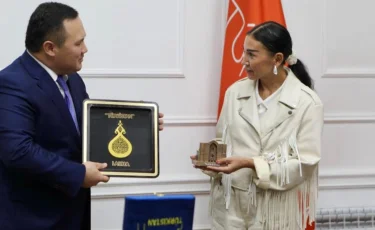 Асылдың сынығы: Түркістан қаласының әкімі Мұстафа Өзтүріктің қызын қабылдады