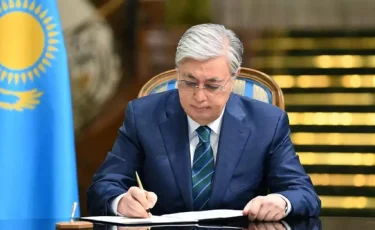 Президент Республика күні қарсаңында бірқатар азаматты мемлекеттік наградамен марапаттады