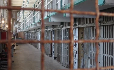 В колонии Семея скончался осуждённый за изнасилование