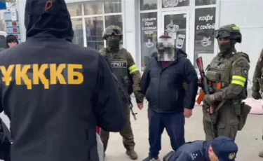 Гаражда ұстап отырған: қыздарды жезөкшелікке мәжбүрлеген қылмыстық топ ұсталды