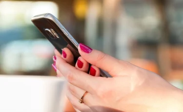 В Казахстане запретят банковские переводы во время телефонных разговоров