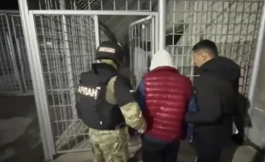 В Шымкенте блогер шантажировал сотрудника акимата