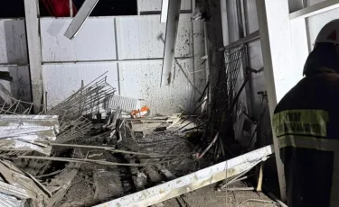 Павлодарда салынып жатқан ғимарат құлады: үйінді астынан ер адамның денесі табылды