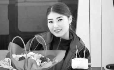 Умерла фельдшер, помогавшая пострадавшим при обрушении фасада дома в Астане