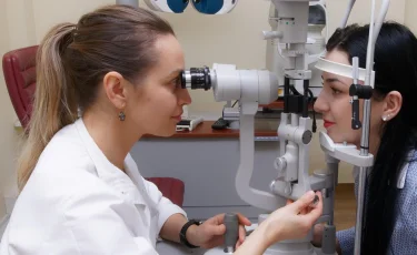 Лечение глаз за счёт пенсионных накоплений прекращают в Казахстане
