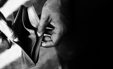 Казахстанцы на грани финансового краха? Банкротство затронуло 50 тысяч человек