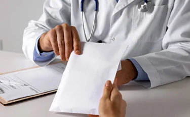 Аурухана қаржысына пәтер алған: Түркістанда бас дәрігер тергеуге алынды