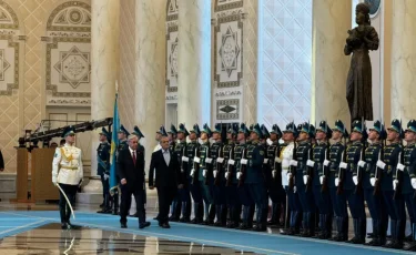 Тоқаев Ақордада Иран басшысын қарсы алды