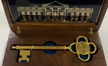 Трамп Тоқаевқа сый-сыяпат жолдады