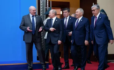 Путин Тоқаев пен Назарбаевты Жаңа жылмен құттықтады