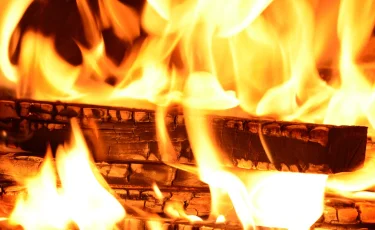 5-летняя девочка сгорела заживо в запертой квартире: в СКО возбудили уголовное дело на мать