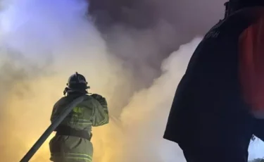 Батыс Қазақстанда өртенген үйден үш адамның мәйіті табылды