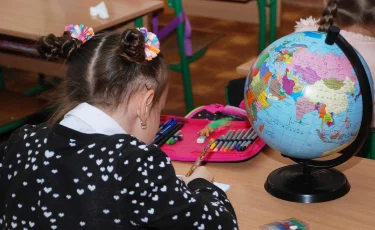 Из-за ухудшения погоды часть школьников Астаны отправили на дистанционку